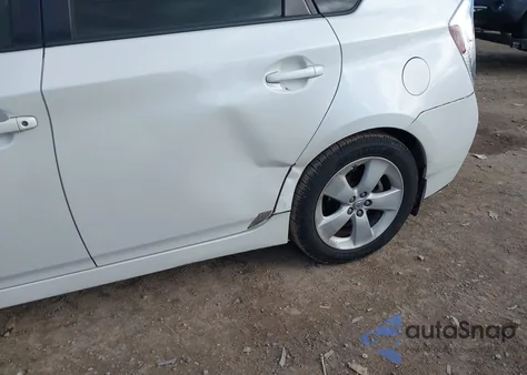 2014 Toyota Prius Five z USA, uszkodzony, nr VIN JTDKN3DU3E0385490